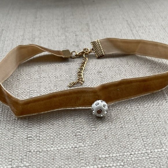 Women Choker Necklace Brown Carmel Tone Velvet Fashion Choker New - Picture 3 of 8